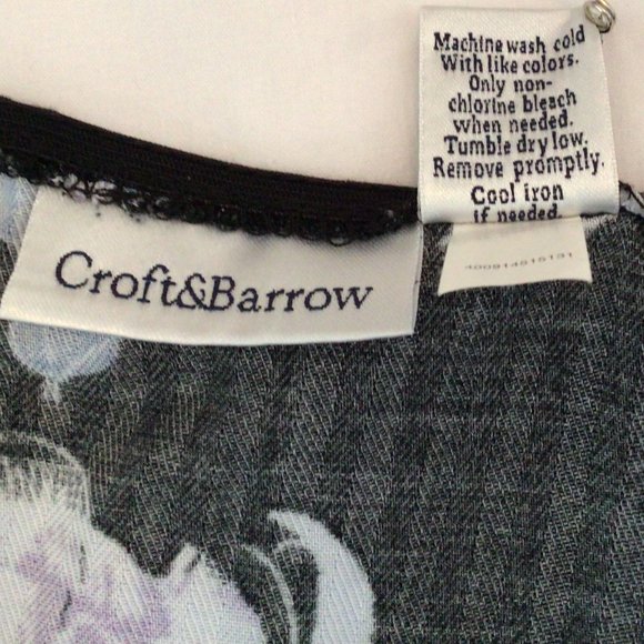 Croft & Barrow - Purple, blue & white floral skirt with black background - Picture 9 of 9